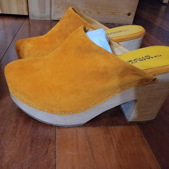 Charlotte Stone Marlo Clogs - Picture 3 of 9